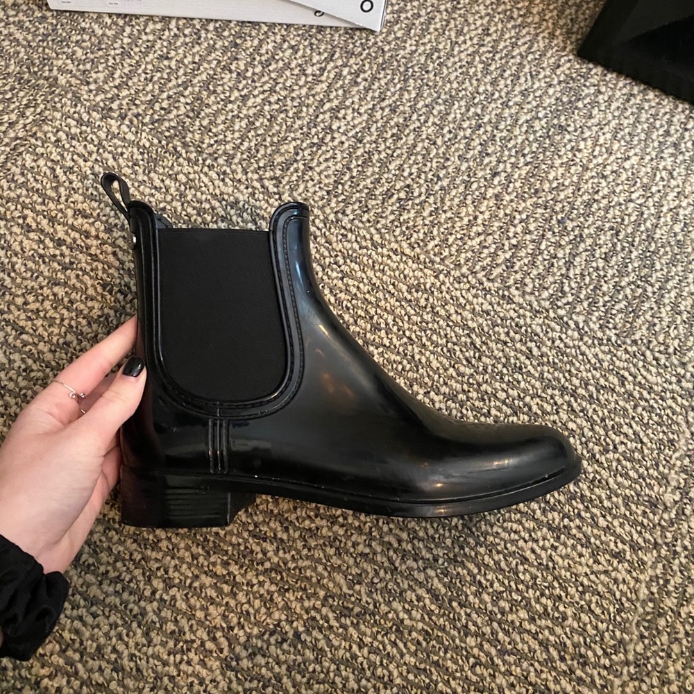NEW Chelsea Rain Boots